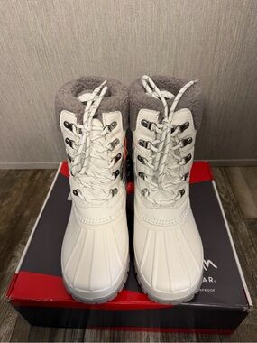 Storm by Cougar White Women's Insulated Winter Lace-Up Boots Size 10 Wide